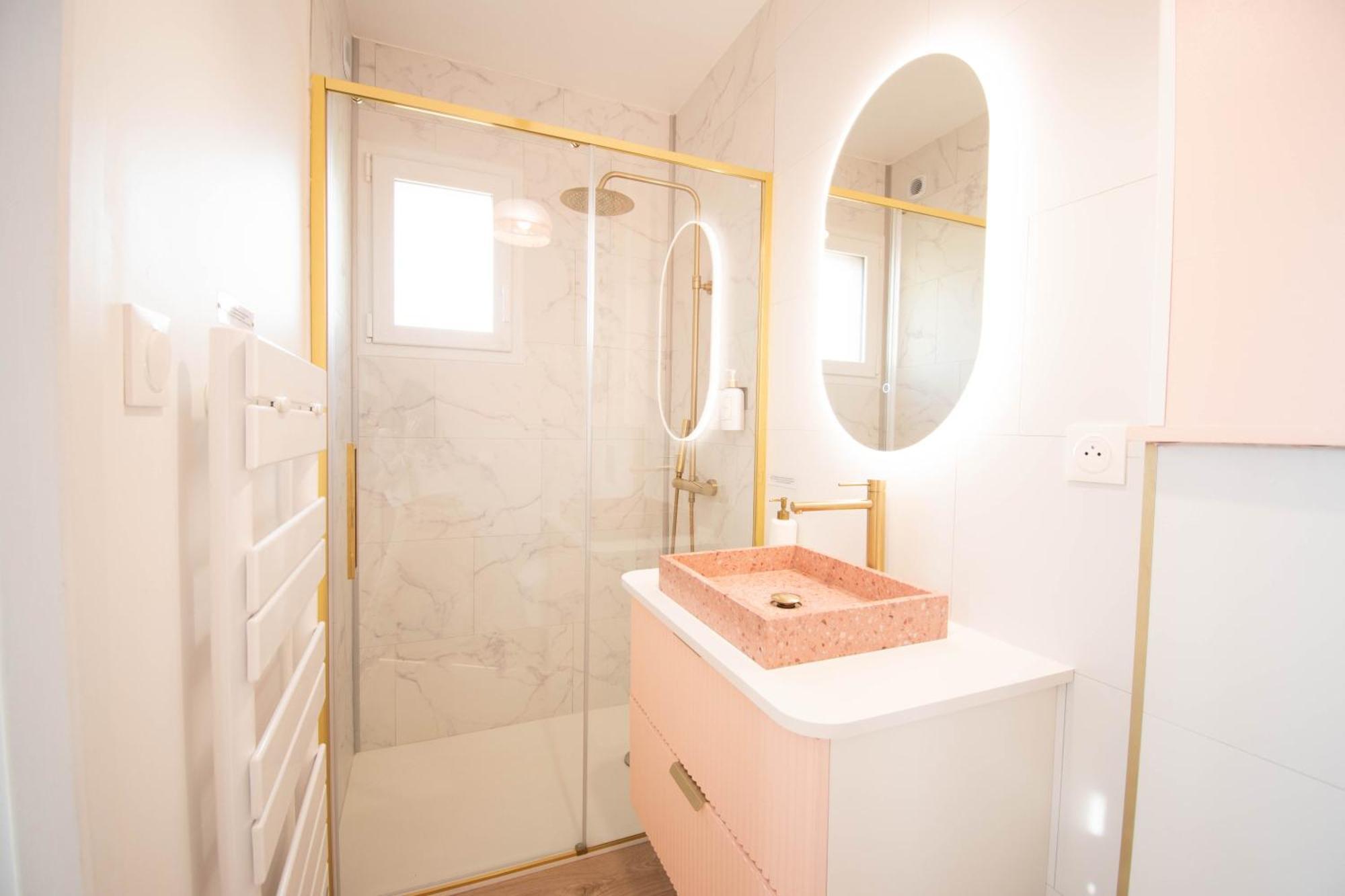 Studio Les 2 Fees - Jacuzzi - Deco Feerique Montfort-sur-Meu Luaran gambar